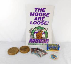 lot 256 image: Lot of Vintage Sports Memorabilia