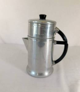lot 271 image: Vintage Wear Ever Drip Coffee Pot No 966