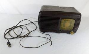 lot 286 image: Vintage Zenith Radio