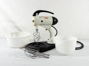 lot 233 image: Vintage Sunbeam Mixmaster