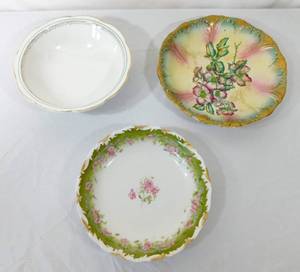 lot 299 image: Lot of 3 Vintage Display Bowls
