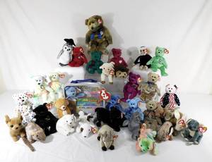 lot 302 image: Lot of 35 Vintage Beanie Babies includes 1999 Platinum Membership and 2000 Club baby.