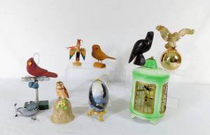 lot 304 image: Lot of 9 Bird Items and Figurines