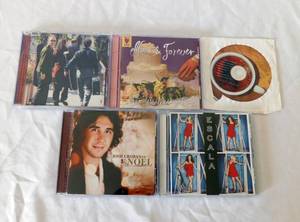 lot 315 image: Lot of 5 CDs
