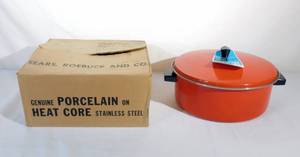 lot 69 image: Vintage New in Box Sears Roebuck and Co Ceramic 5.5 QT Dutch Oven