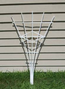 lot 321 image: White Trellis