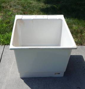 lot 325 image: Deep Well Laundry Sink