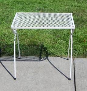lot 331 image: Vintage Outdoor Iron End Table