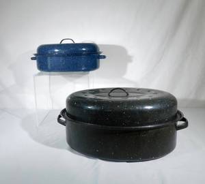 lot 133 image: Set of 2 Vintage Roasting Pans