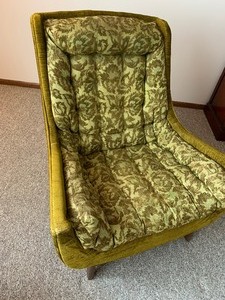 lot 2 image: In the Style of Adrian Pearsall- Vintage Chair by Schweiger Industries