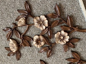 lot 47 image: 70s Floral Motif Wall Decor