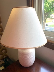 lot 39 image: White Beige Table Lamp
