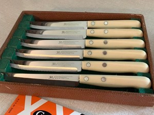 lot 28 image: Lot Assorted vintage Knives