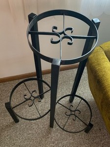lot 35 image: Tiered Decorative Plant Stand