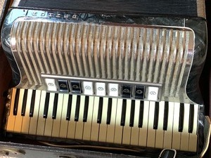 lot 66 image: Vintage Horner Accordian