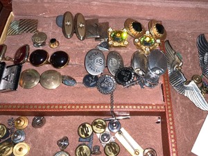 lot 94 image: Lot of Mens Tie ClipsCuff Links with Jewelry Box