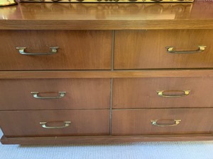 lot 89 image: Vintage Chest of Drawers