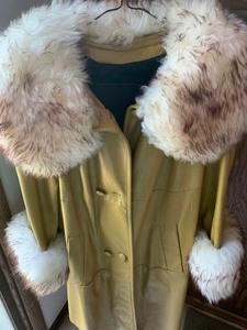 lot 113 image: Vintage Ladies Leather Coat