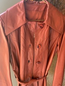 lot 114 image: Vintage Ladies Button Down Leather Coat