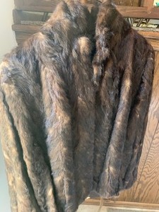 lot 119 image: Vintage Fur ShrugCape