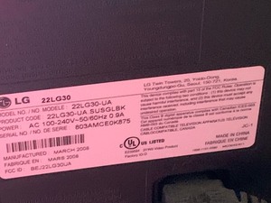 lot 146 image: LG 21 TV with Remote