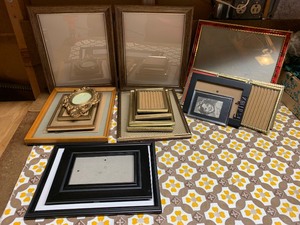 lot 210 image: Lot of Vintage Picture Frames
