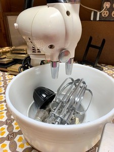 lot 211 image: Vintage Hamilton Beach Mixer and Scale