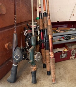 lot 223 image: Lot of Fishing Items