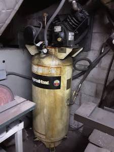 lot 9 image: Ingersoll Rand Air compressor Model 2340 (220V)