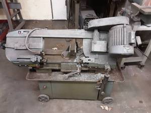 lot 10 image: Rongfu 7 Horizontal Band Saw With Coolant Pump (110 Volt)