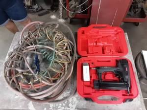 lot 24 image: Craftsman 18 Gallon NailerStapler With Air Hoses