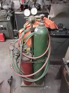 lot 26 image: Oxy-Acetylene Tanks (With Gas), Torch & Victor Regulators. Includes Cart