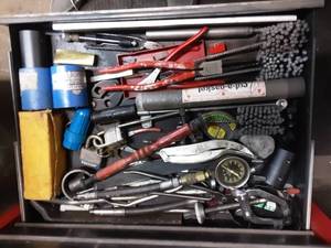 lot 66 image: Contents Of Tool Box Drawer