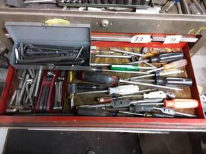 lot 75 image: Contents Of Tool Box Drawer