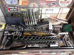 lot 78 image: Contents Of Tool Box Top Sockets-Craftsman, S.K. & Others