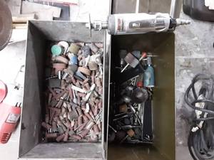 lot 95 image: Craftsman Cut Off Wheel With Assorted Bits & Ammo Can