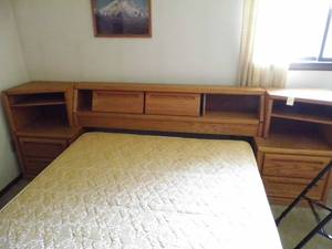 lot 30 image: Headboard w Frame