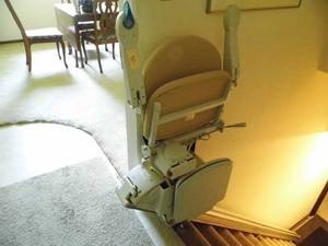 lot 34 image: HandiCare Chair Lift