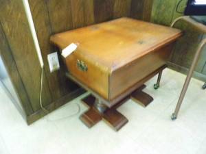 lot 48 image: End table