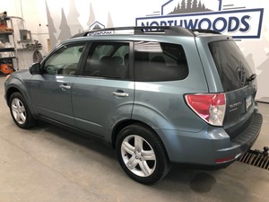 2010 Subaru Forester X Premium AWD -No Reserve-