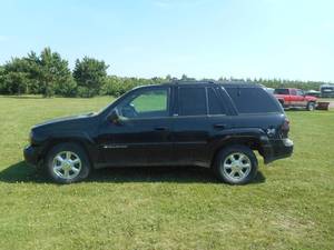 lot 1 image: 2003 Chevy TrailBlazer LTZ