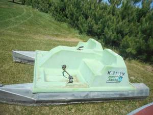 lot 5 image: 1975 Eroca Paddleboat