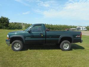 lot 3 image: 2002 Chevy Silverado 2500 HD