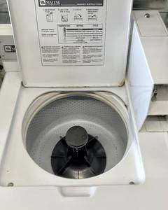 lot 8 image: Maytag Commercial Washing Machine Coin-Op
