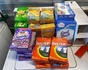 lot 28 image: Large Lot of Fabric Softener Sheets