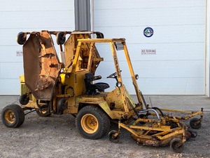 lot 2 image: Howard Price Wide-Area Mower