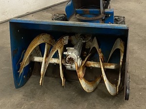 lot 11 image: Ford ST526 Snow Blower