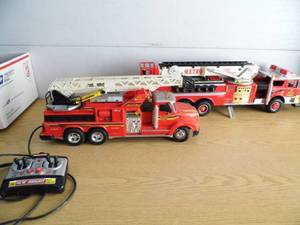 lot 1 image: Lot of 2 Firetrucks