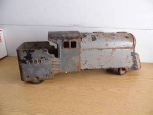 lot 4 image: Vintage Train Engine