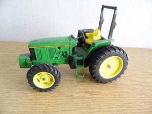 lot 22 image: John Deere 6200 Tractor